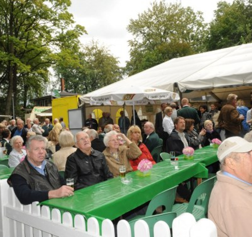 a Feature Biergarten GAL